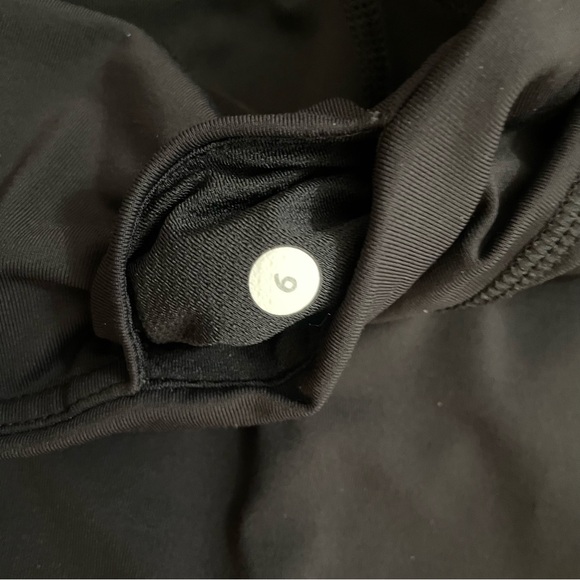 Lululemon Run Inspire Crop Women's Size 6 Black White Dots Leggings - Picture 5 of 13